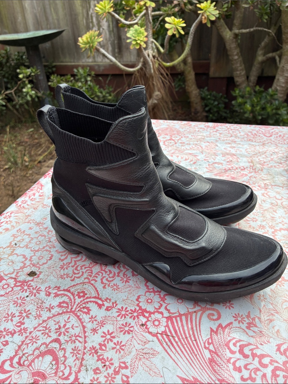 Nike Vapormax Boots Womens Sz 9 Light 2 Triple Black Athletic Pull On AO4537-001 - Picture 2 of 6
